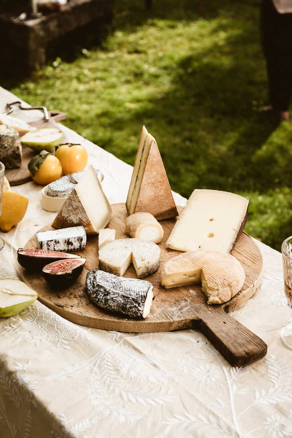 Así se hace la tabla de quesos perfecta, según los expertos